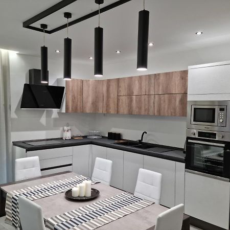Kd Apartment, Accogliente, Moderno E Spazioso. Кастел ди Сангро Екстериор снимка