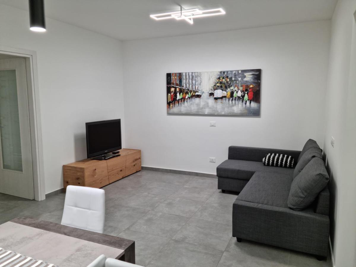 Kd Apartment, Accogliente, Moderno E Spazioso. Кастел ди Сангро Екстериор снимка
